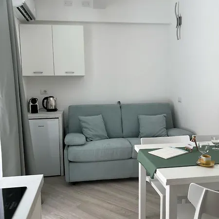 Chez-nous By Bonsai *