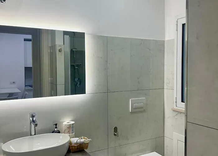 Chez-nous By Bonsai تروبيا